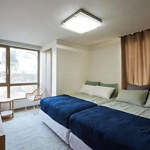 Center Duplex 아파트